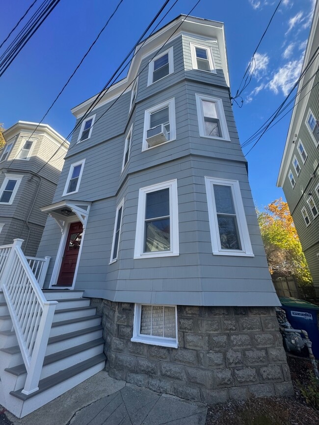 11 Belmont Sq, Unit 1