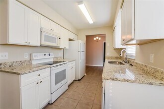 8734 Brackenwood Dr in Orlando, FL - Foto de edificio - Building Photo