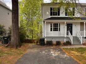 4644 Briarwood Dr in Charlottesville, VA - Building Photo