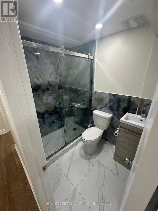 138 Sutherland Ave in Bradford West Gwillimbury, ON - Building Photo - Building Photo