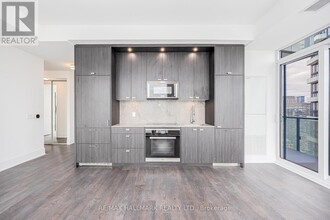 470-3470 Front St W in Toronto, ON - Building Photo - Building Photo