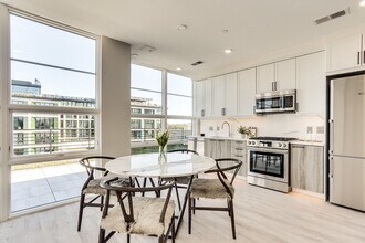 1716 14th St NW, Unit 51 in Washington, DC - Foto de edificio - Building Photo