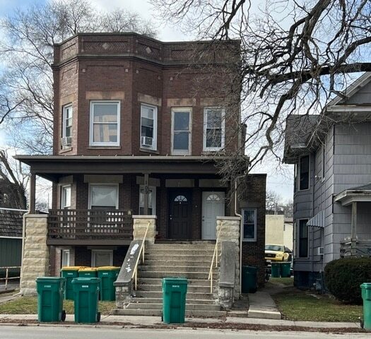 111 N Center St in Joliet, IL - Building Photo