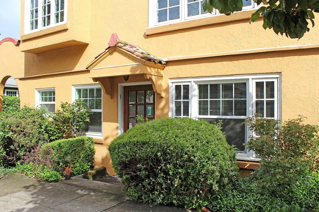 3087 SE Ankeny St in Portland, OR - Building Photo