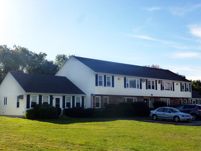 Blueberry Estates in Lakeville, MA - Foto de edificio - Building Photo