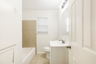 8451 1/2 Howard Dr in Houston, TX - Building Photo - Building Photo