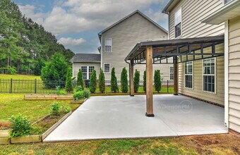 2003 Hollyhedge Ln in Indian Trail, NC - Building Photo - Building Photo