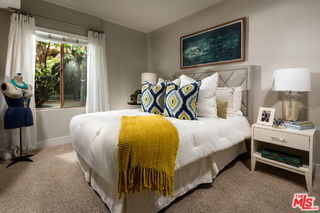 property at 1040 Glendon Ave