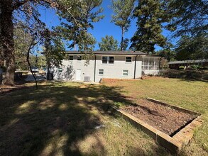 3702 Chesapeake Way in East Point, GA - Building Photo - Building Photo
