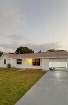 1048 Newbern St NE in Palm Bay, FL - Building Photo