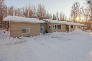 1469 Redmond Ave in North Pole, AK - Building Photo