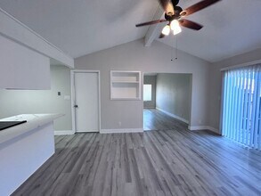 10433-10433 El Mercado Dr in Rancho Cordova, CA - Building Photo - Building Photo