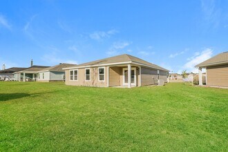 560 Riverwalk Cir in Freeport, FL - Building Photo - Building Photo