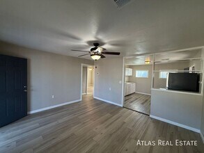 1741 W Desert Cove Ave in Phoenix, AZ - Building Photo - Building Photo