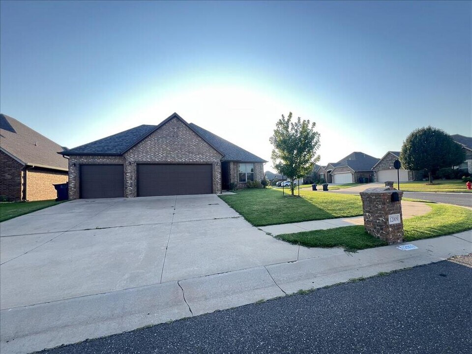 12009 Williamson Farms Blvd in Oklahoma City, OK - Building Photo