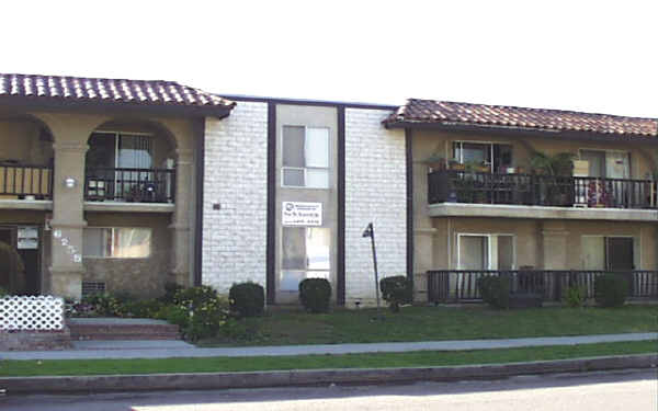 Beck View Apartments in North Hollywood, CA - Foto de edificio - Building Photo