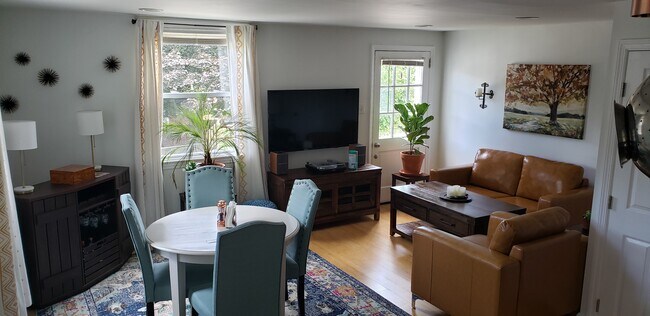 278 Valley View Road in Malvern, PA - Foto de edificio - Building Photo