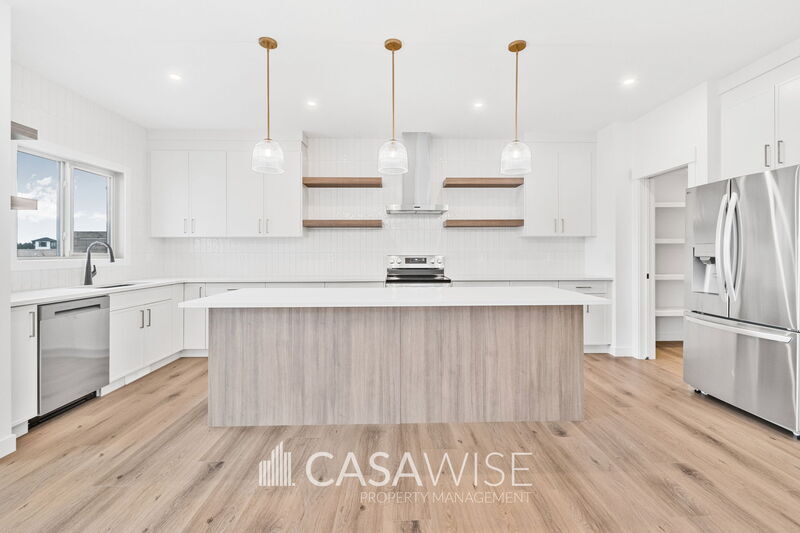 49 Gladstone Bnd in Spruce Grove, AB - Building Photo