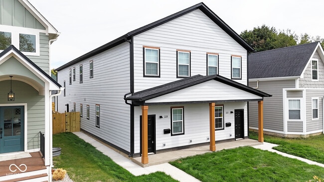 2237 Carrollton Ave in Indianapolis, IN - Building Photo - Building Photo