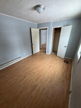 500 E Front St, Unit 1 in Larimore, ND - Foto de edificio - Building Photo