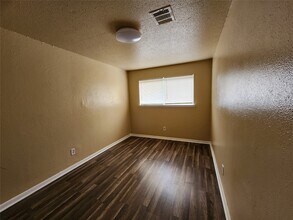 4311 Yellowstone Blvd in Houston, TX - Building Photo - Building Photo