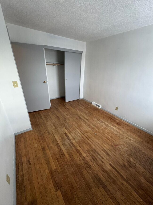 32-46 Manor Dr in Eldridge, IA - Building Photo - Building Photo