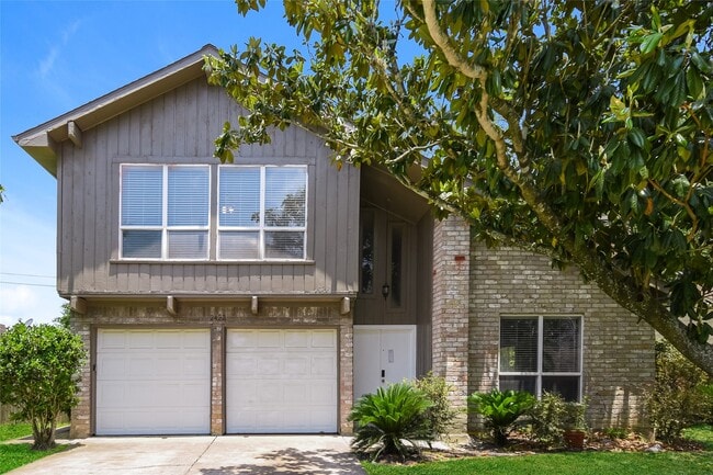 property at 2422 Hilton Head Dr