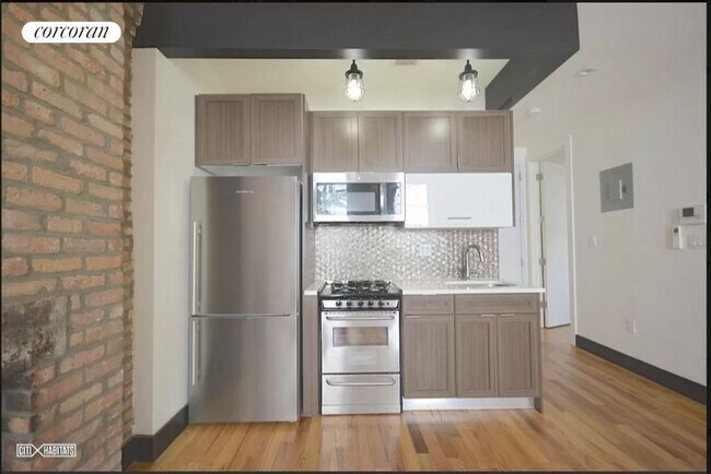 298 Humboldt St in Brooklyn, NY - Building Photo - Building Photo