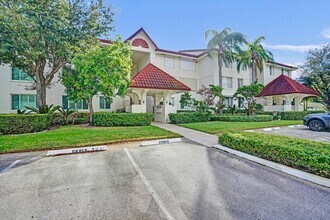 107 Half Moon Cir in Hypoluxo, FL - Building Photo - Building Photo