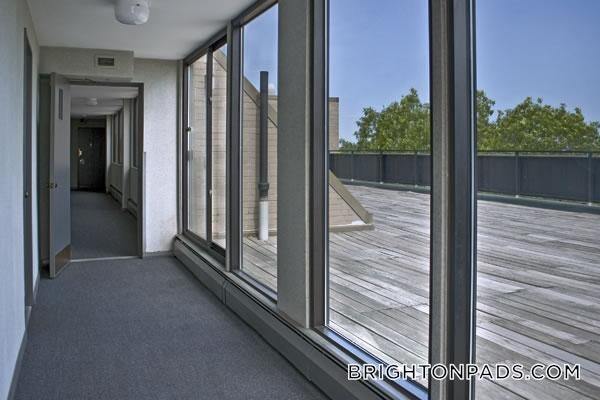 1455 Commonwealth Ave in Boston, MA - Building Photo - Building Photo
