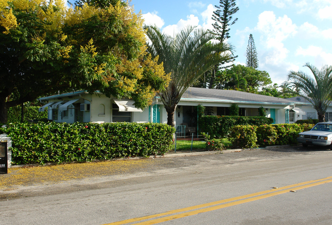 1701-1705 NE 9th St in Fort Lauderdale, FL - Building Photo