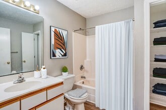 Holloway Street Apartments in Lafayette, IN - Building Photo - Building Photo