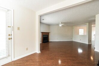 14202 Luscombe Farm Rd in Charlotte, NC - Foto de edificio - Building Photo