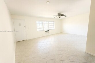 3923 NE 166th St, Unit N208 in North Miami Beach, FL - Building Photo - Building Photo