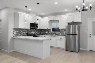 18 N 24th St in McAllen, TX - Building Photo - Building Photo