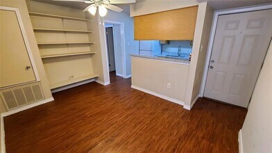 1907 Robbins Pl in Austin, TX - Building Photo - Building Photo