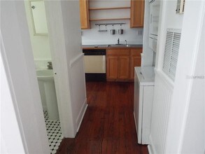 325 Ohio Pl-Unit -#5 in Sarasota, FL - Building Photo - Building Photo