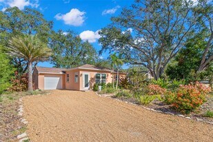 3501 Boca Ciega Dr N in St. Petersburg, FL - Building Photo