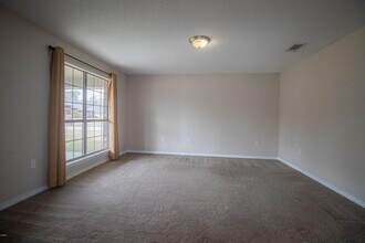 17161 Excalibur Cir in Gulfport, MS - Building Photo - Building Photo