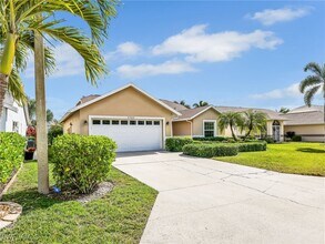 3563 Kent Dr in Naples, FL - Building Photo - Building Photo