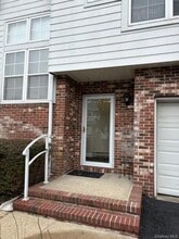 23 Broadlawn Dr in Central Islip, NY - Building Photo - Building Photo