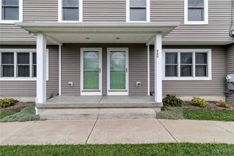 940 Reserve Rd in Buffalo, NY - Foto de edificio - Building Photo