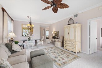 2325 Carrington Ct in Naples, FL - Foto de edificio - Building Photo