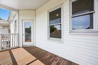 28 Stanton Rd, Unit 6 in Brookline, MA - Building Photo - Building Photo