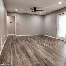 16 Pickwick Pl in Sewell, NJ - Building Photo - Building Photo