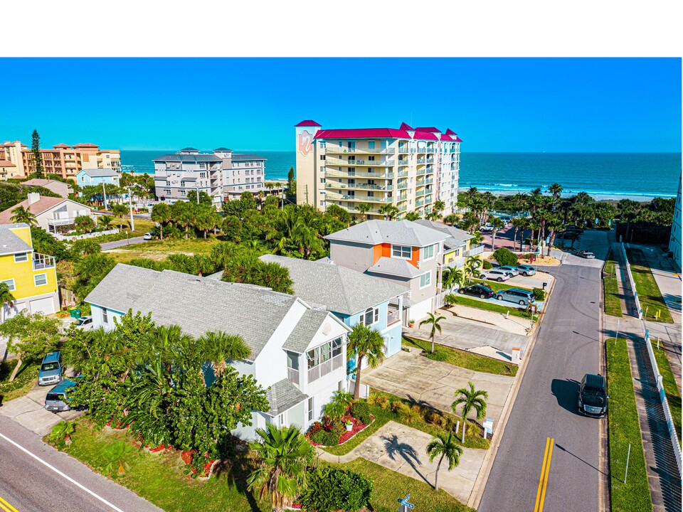 318 Harding Ave in Cocoa Beach, FL - Building Photo