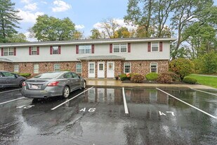 25A Pine Ln in Albany, NY - Building Photo