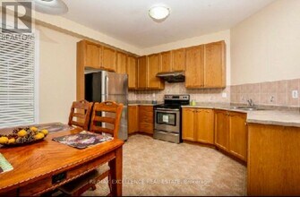 21 Serences Way in Brampton, ON - Building Photo - Building Photo