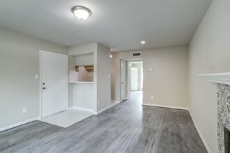 3300 Pebblebrook Dr, Unit 15 in Seabrook, TX - Foto de edificio - Building Photo