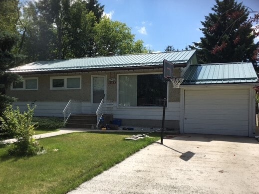 property at 5405-5452 52 St